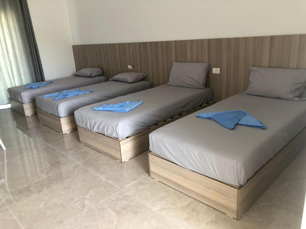 Sweet Hotel